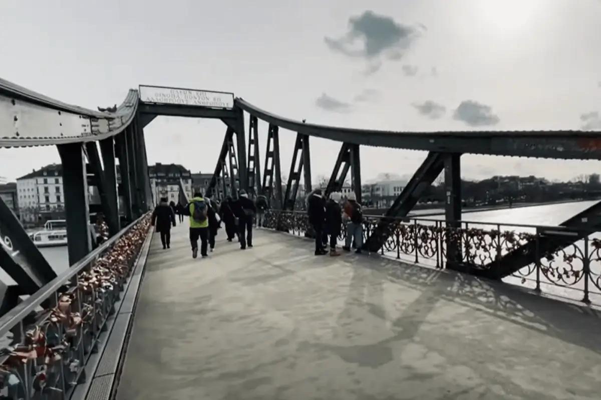 Iron Footbridge Best Places to visit in Frankfurt