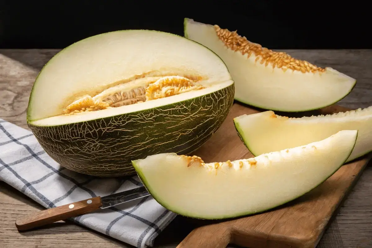 Cantaloupe is one of the best foods that relieve heartburn