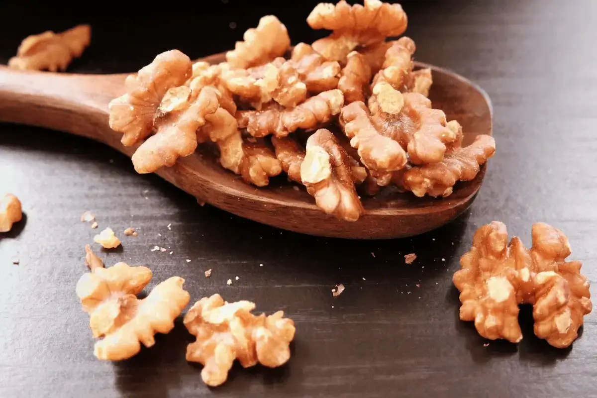 Walnuts is one of the best foods that reduce liver fat