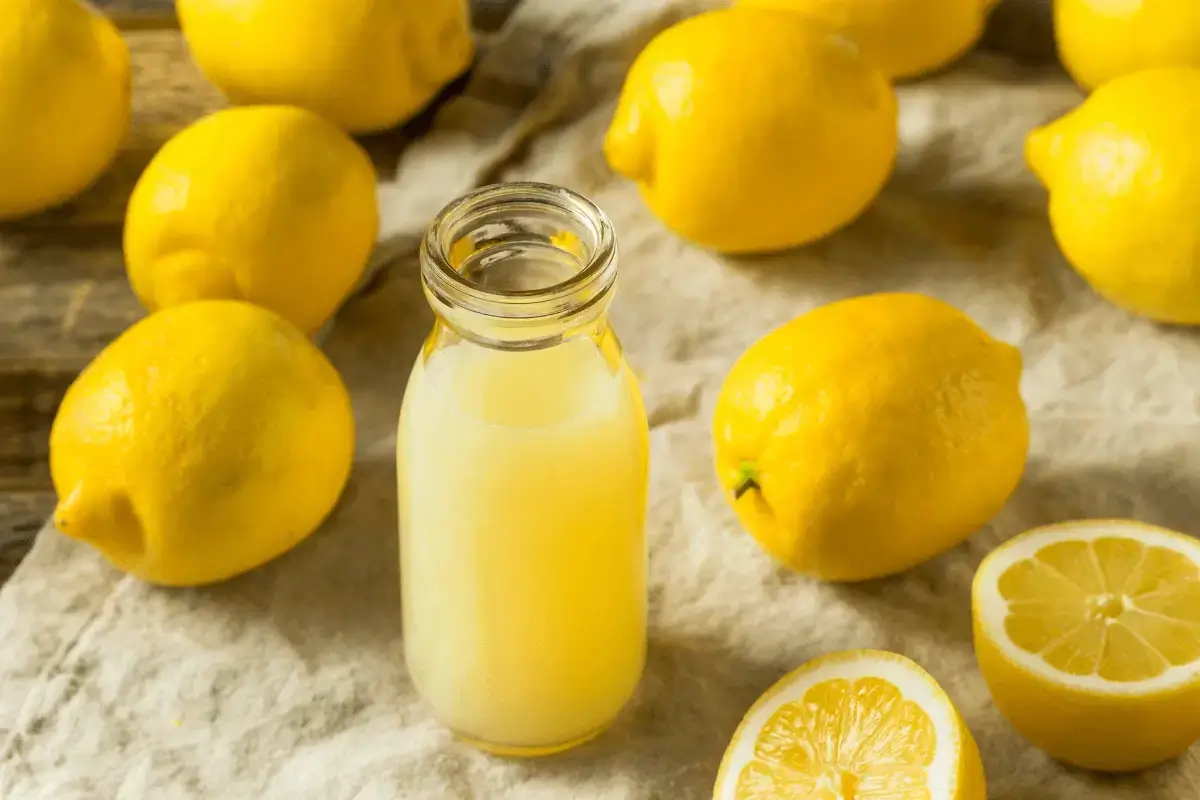 Lemonade is one of the top Lung cleansing drink for smokers