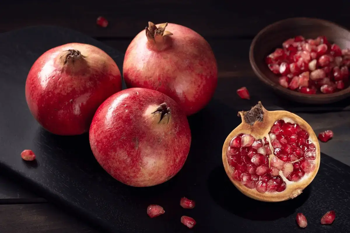 Pomegranate bark is one of the most foods to kill the amoeba