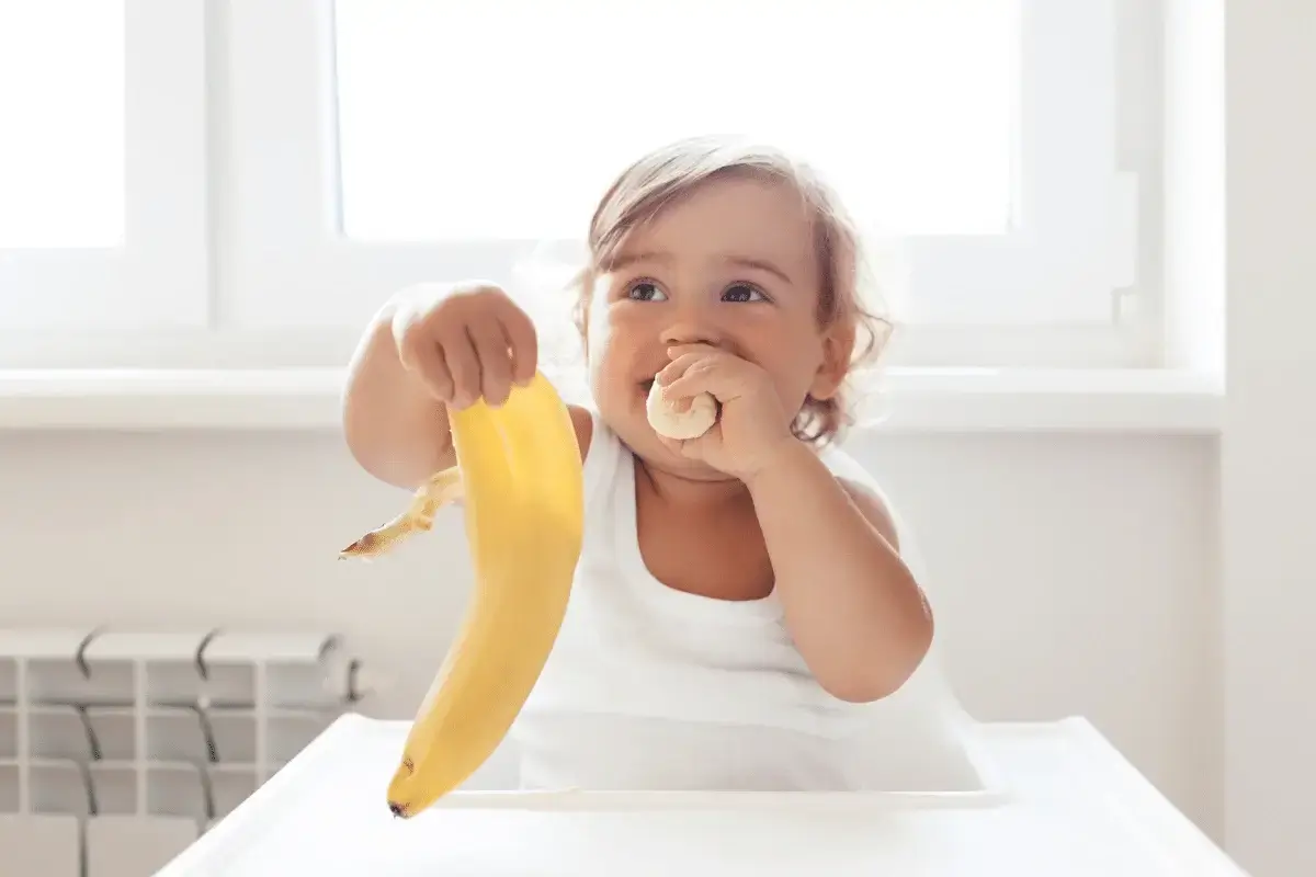 Increase the immunity of the infant is one of banana benefits for infants