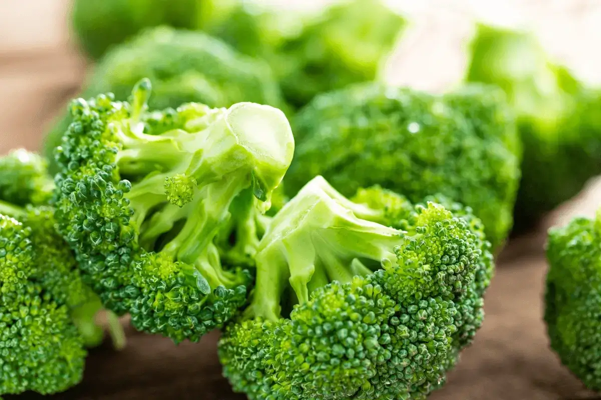 Broccoli is vegetables high in fiber