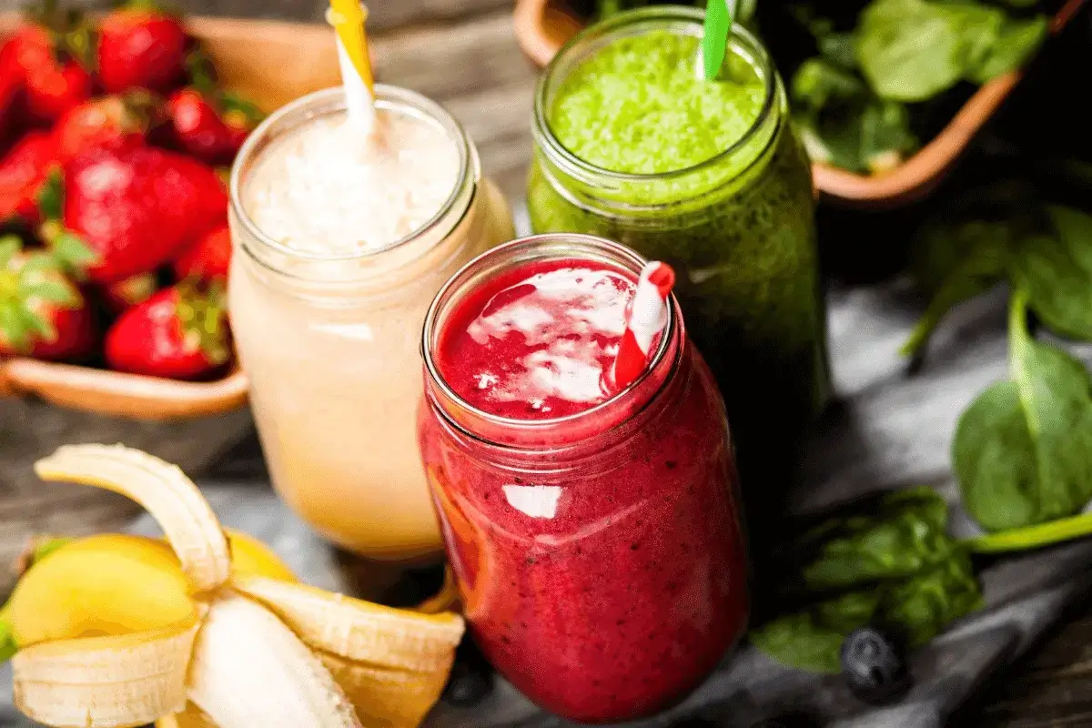 Fruit smoothie is one of the best cold healthy drinks