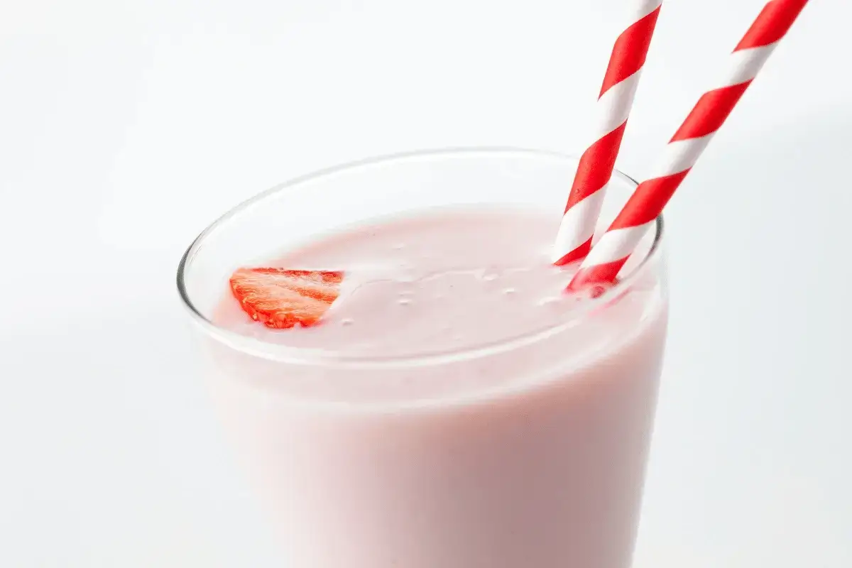 Strawberry milk drink is one of the top cold healthy drinks