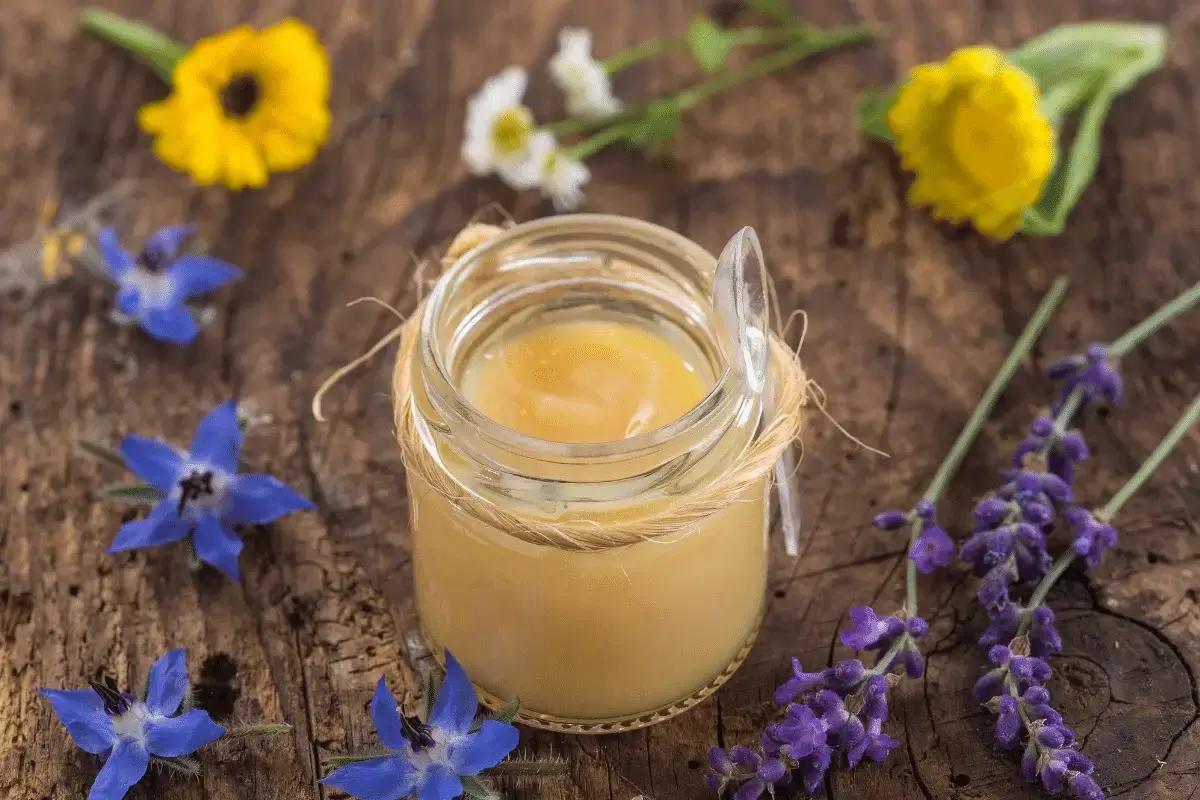 Royal jelly for women is one of the benefits of royal jelly