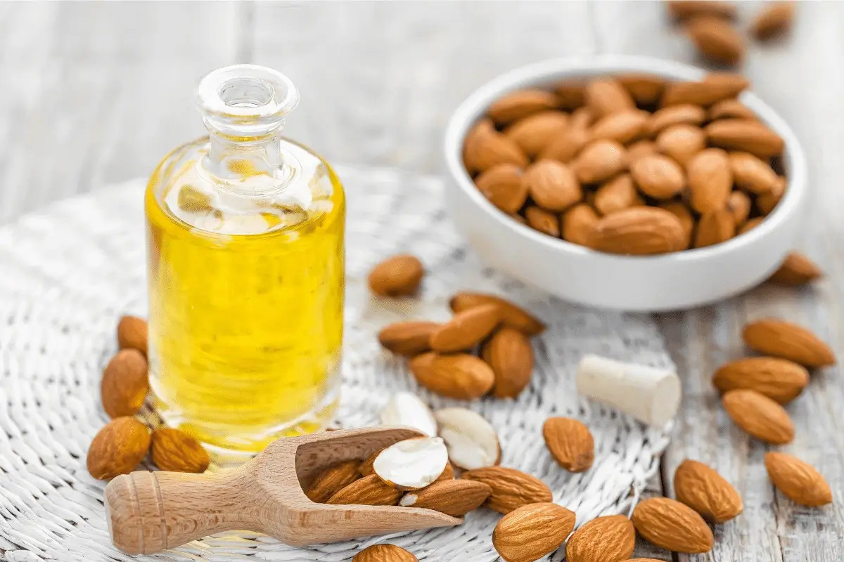 The benefits of bitter almond oil for the sensitive area