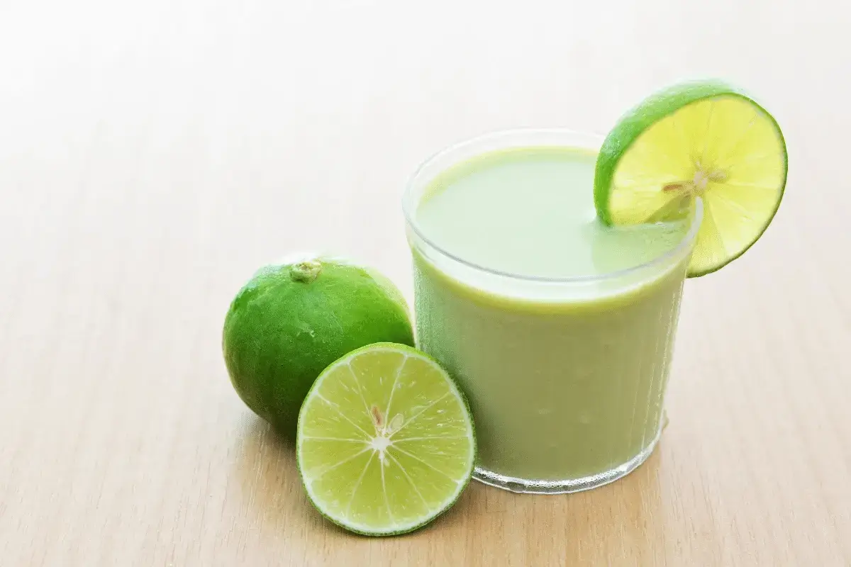 Green tea drink is one of the drinks that help you lose weight