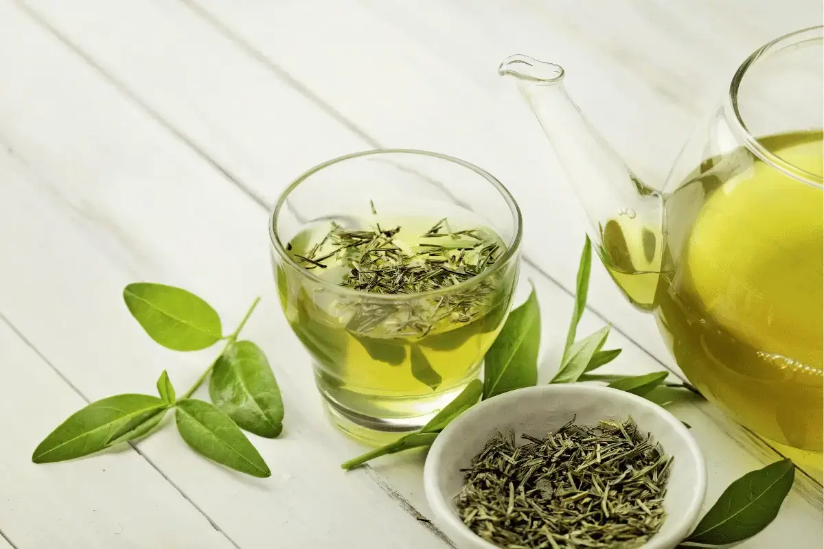 Green tea is one of the best drinks that lower cholesterol