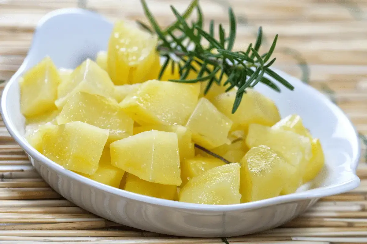 Boiled potatoes are one of the colon friendly diet