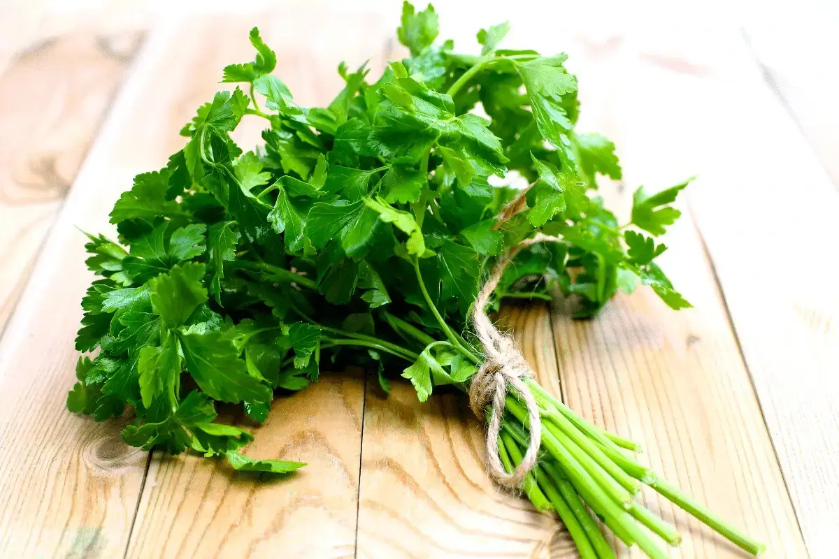 Parsley is one of the herbs rich in zinc