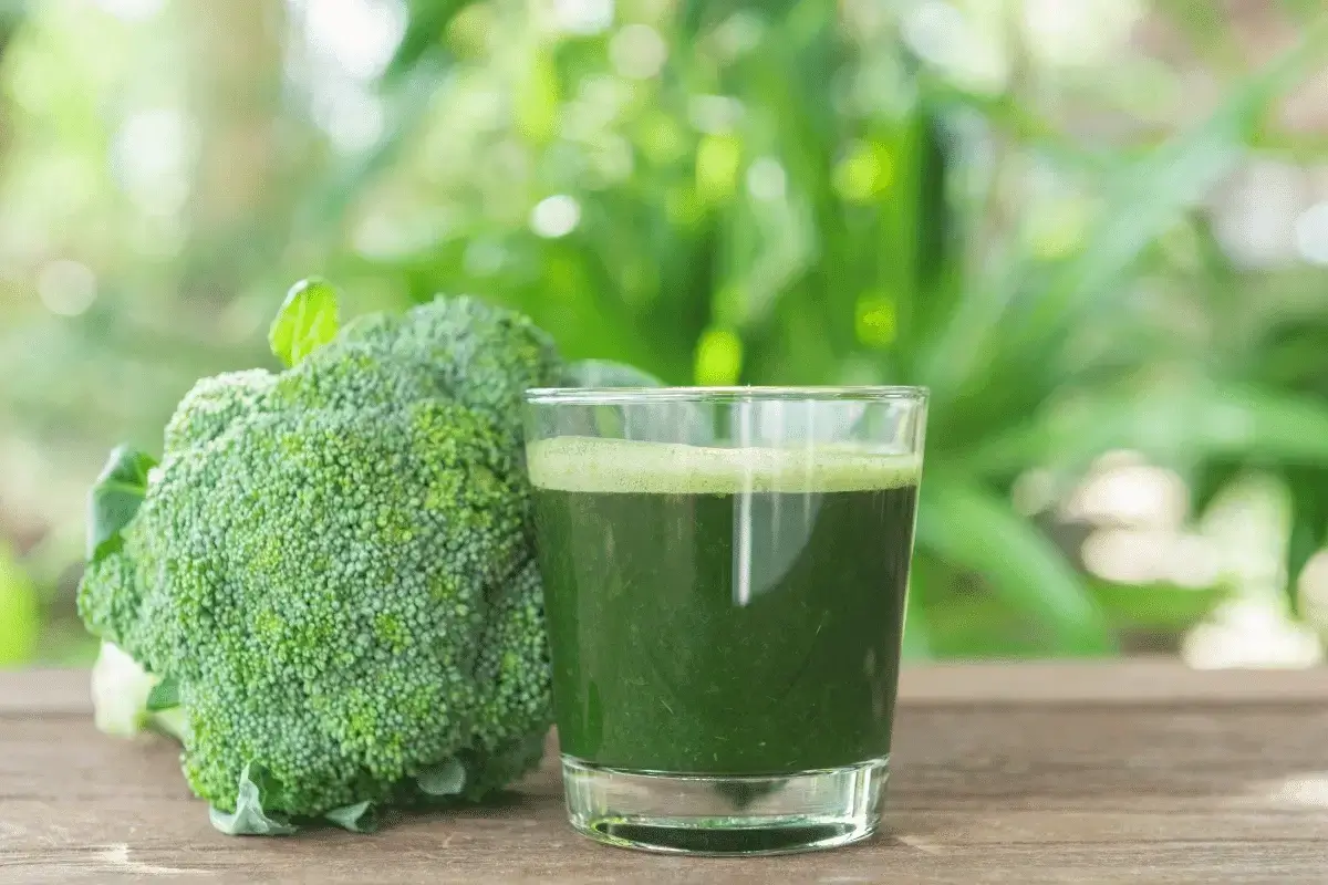 Broccoli juice is one of the weight loss drinks that work fast at home