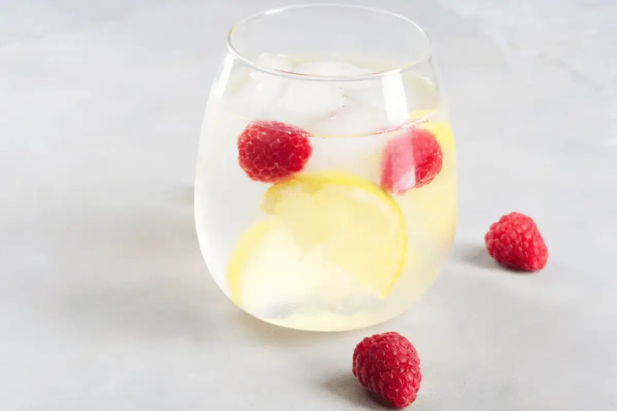 Raspberry and lemon drink