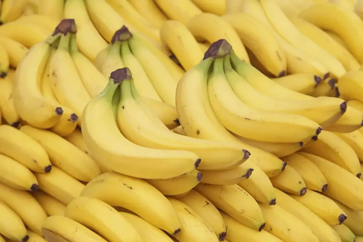 Banana is one of the foods to strengthen nerves