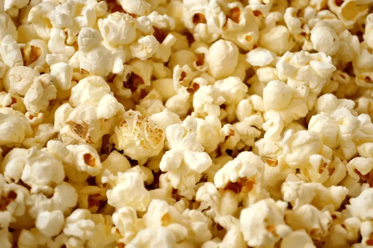 Popcorn is one of the best foods to lose fat