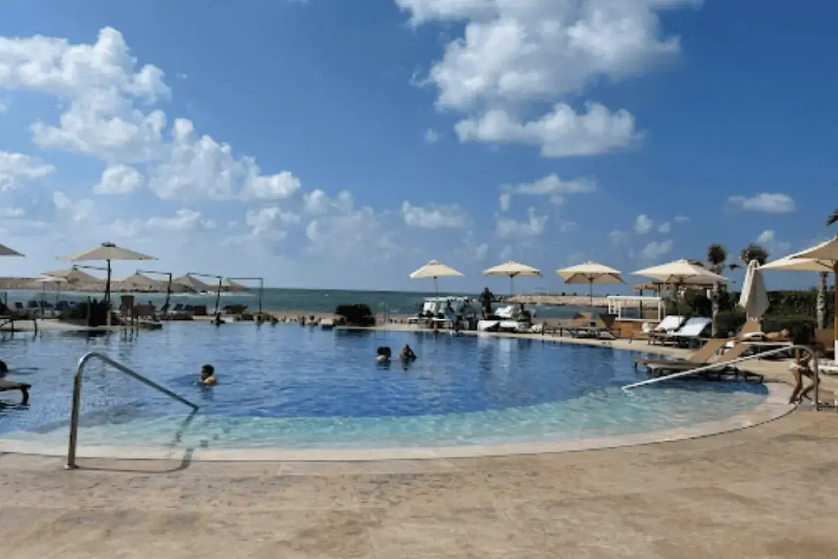 Four Seasons Hotel is one of the best swimming pools in Alexandria