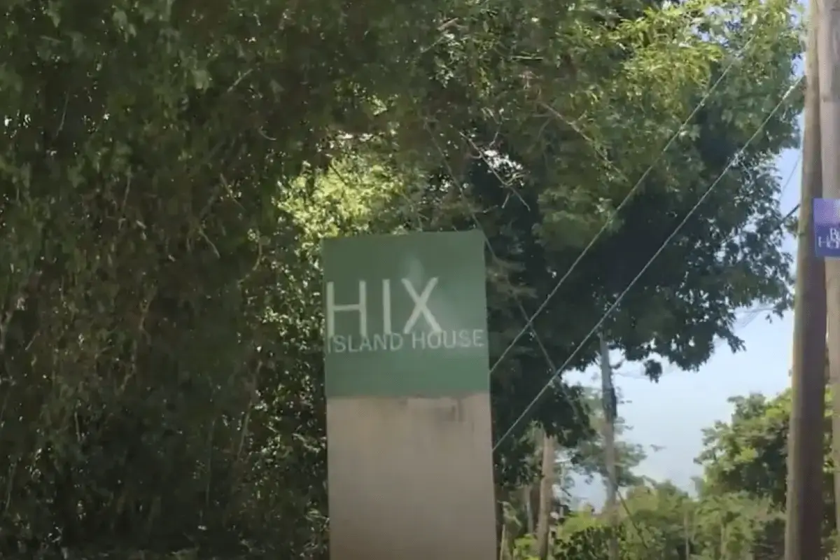 Hix Island House