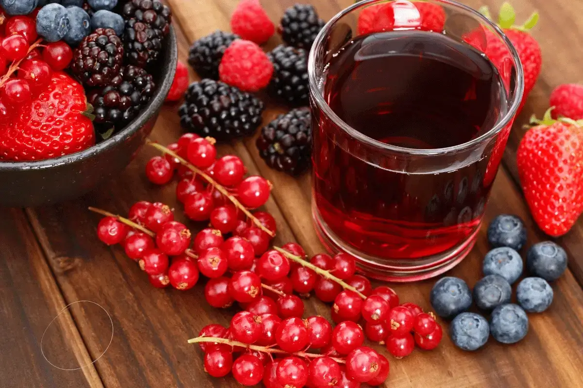 Berry juice is one of the top drinks that are good for the kidneys