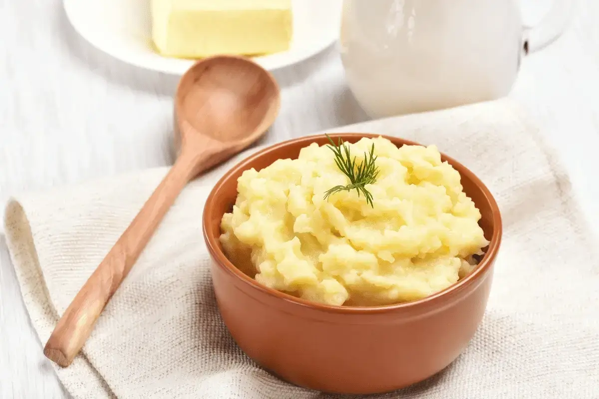 Mashed boiled potatoes