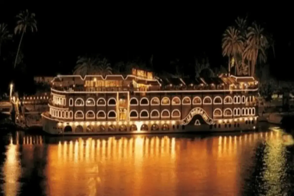Le Pacha Boat is one of the top Cafes in Zamalek Nile view