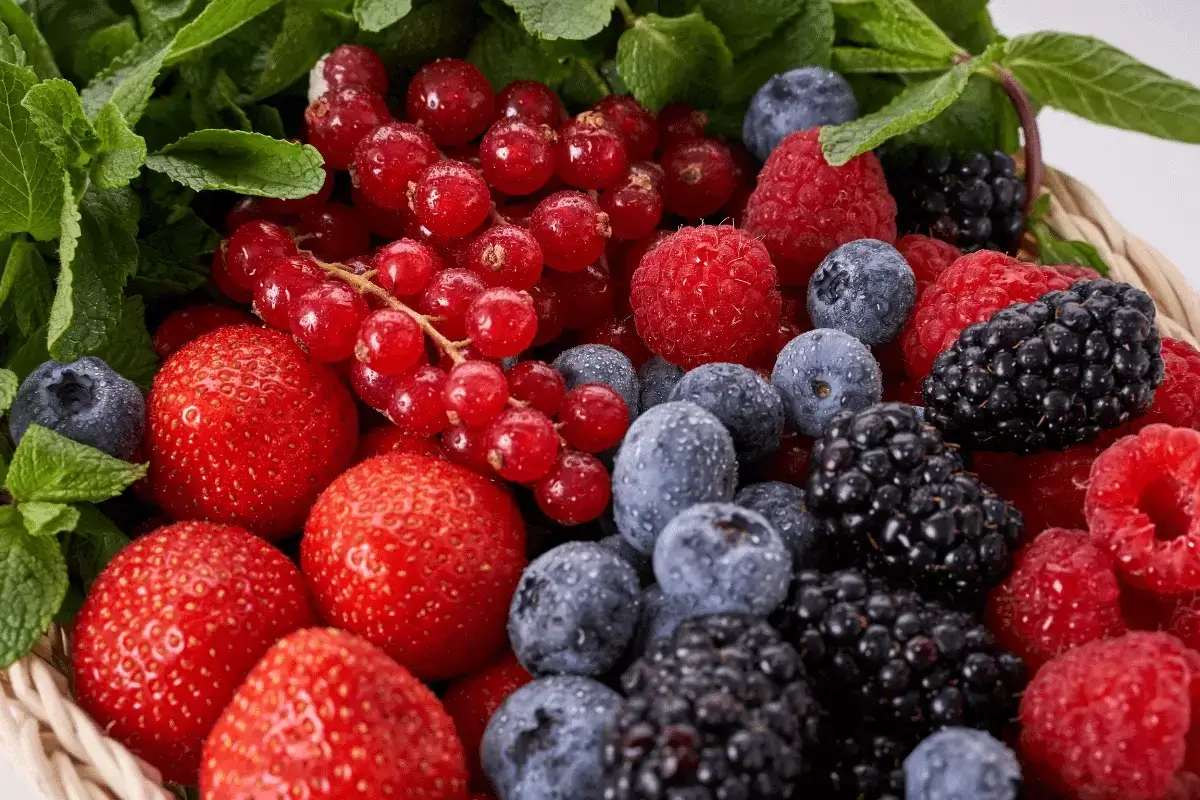 Berries are one of the foods to lose thigh fat