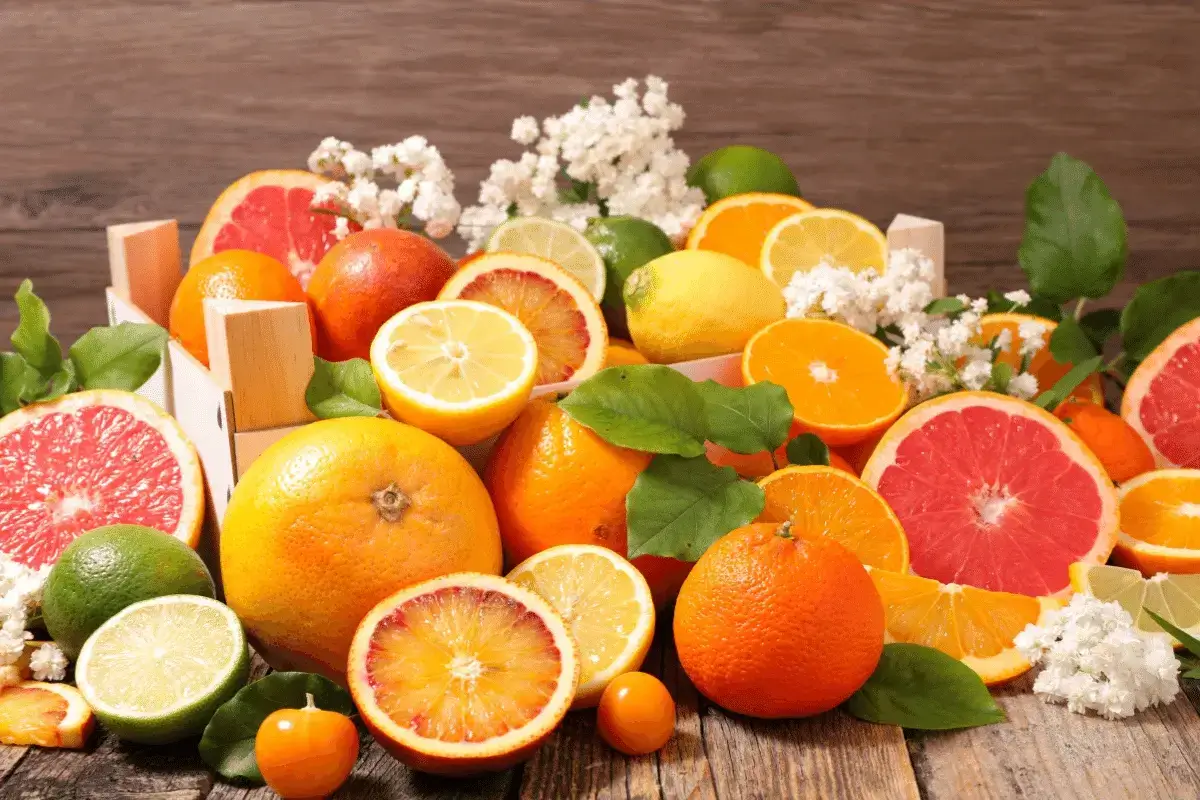 Citrus fruits are one of the foods to eat that lower cholesterol
